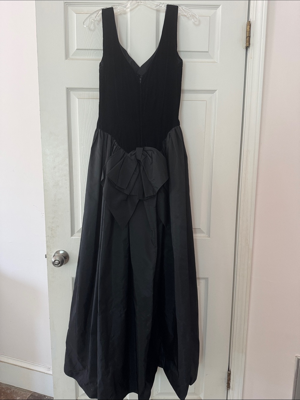 VINTAGE Velvet and Taffeta Black Sleeveless V-Neck Maxi Dress - Classic Evening - Picture 2 of 5